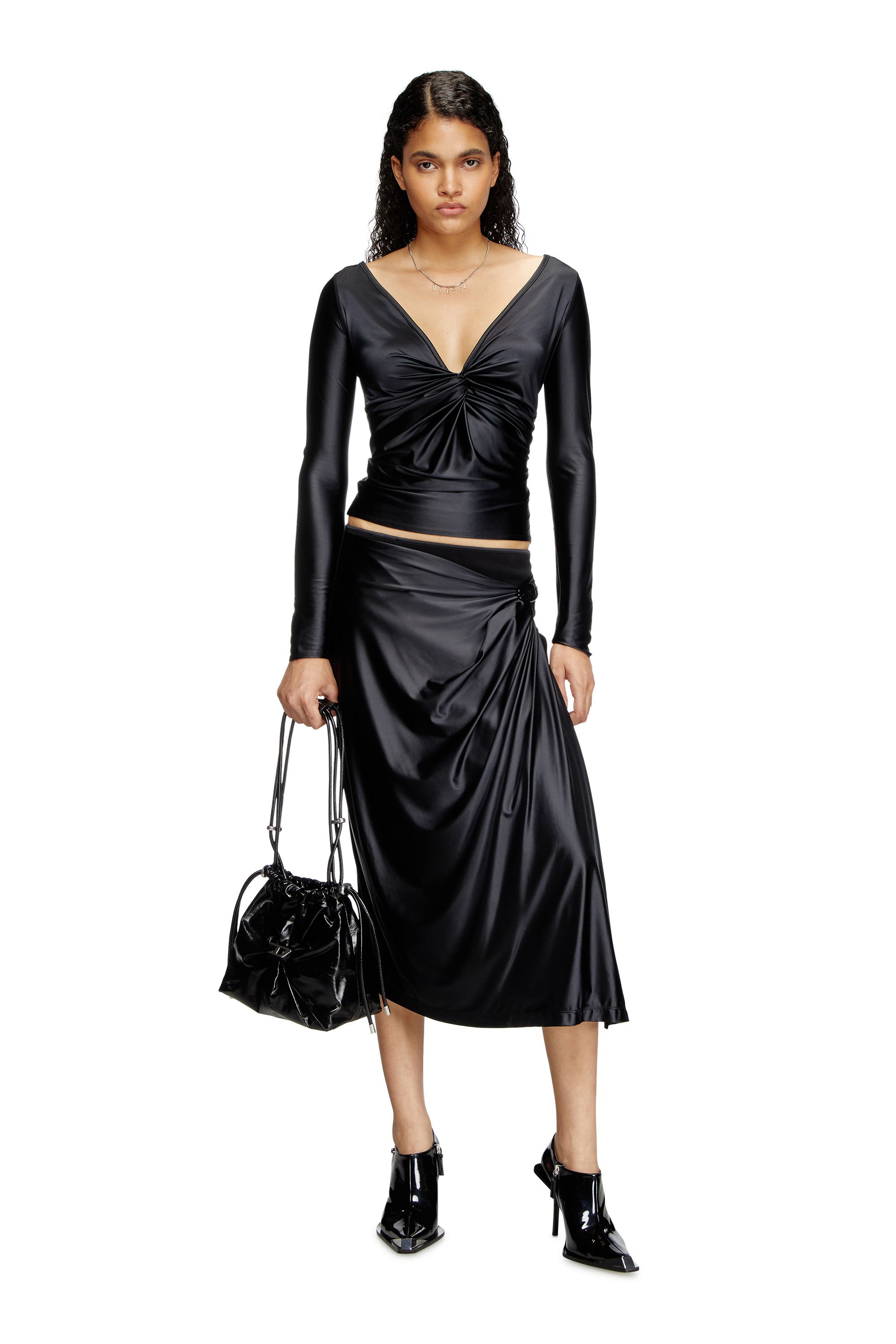 Diesel - SCRUNCH-D BUCKET, Scrunch-D-Borsa bucket in pelle lucida stropicciata Donna in Nero - 2